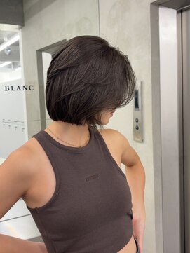 ブラン(Blanc Aoyama) レイヤーカット/顔まわりカット/ブリーチなし/ボブ/ミディアム
