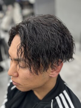 オーバルバイアピッシュ(OVARL by apish) 縦落ちパーマ/センターパート/ツイスパ/メンズパーマ