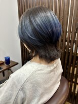 ルルズ(LULUS) 京都駅ウルフカットレイヤーカットアンブレラカラーブルーカラー