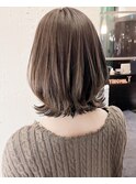 小顔イメチェン、モカブラウングレーベージュくびれレイヤーボブ