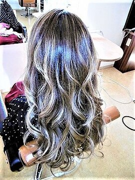 デザインヘアー ピアジェ 橿原店(DESIGN HAIR PIAGET) ☆キララグレーカラーとハイライトとTRで、白髪も分かり難くい☆