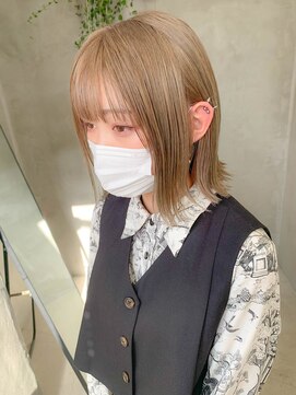 テトヘアー(teto hair) 外ハネボブ、ミルクティーベージュ、ブリーチカラー