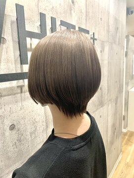 アンダーバーホワイト 南海難波店(_WHITE) すっきりショート