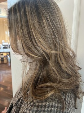 プラスシー(+C) ハイライトで大人グレージュ!