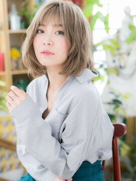 カバーヘア ブリス 戸田公園西口店(COVER HAIR bliss) 外国人風ホワイティアッシュ大人巻きc5戸田公園10代20代30代