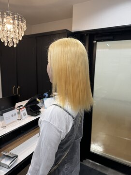 ウタシロイロ(uta shiroiro) 抜きっぱなしヘアー