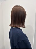 外ハネ切りっぱなしボブ