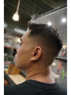 フォーコーナーズカットショップスリーセント 栄(FourCornersCutShop 3/cent) フェードショート