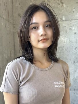 プロス(Pros) 前髪長めレイヤーミディアム/透明感グレーベージュ/表参道