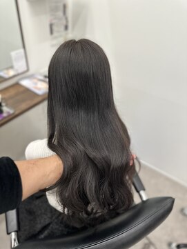 ユニックウメキタ(unique UMEKITA) グレージュで作る重くなりすぎない暗髪10代／20代／30代