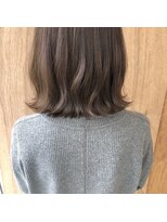ツイギー 伊賀上ビル店(TWiGGY)&nbsp;ナチュラルダークアッシュな切りっぱなしボブ