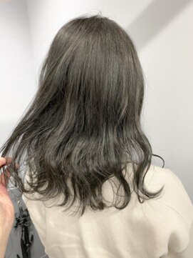 ジーナ 梅田(Zina) 【Zina 梅田】レイヤー×ミディアム×赤味ゼロ