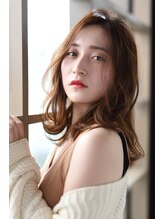 コスメポット(Cosmepot)&nbsp;ブリーチハイライトカラーミルクティーベージュレイヤーカット