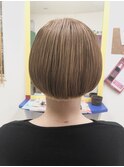ショートボブ