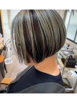 コンパス(COMPASS)&nbsp;シルバーグレイのハイコントラスト