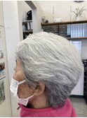 くせ毛を活かしたショートスタイル