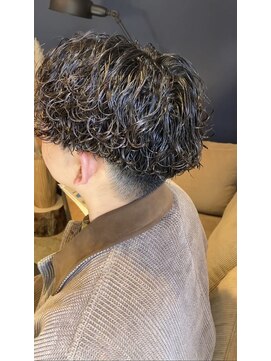 ニト(nito.) ツイスパ　刈り上げ