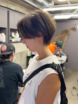 オッソ(OSSO) 大人可愛いくびれショート/オリーブベージュ/ハンサムショート