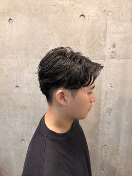 ヒート トウキョウ 目黒店(HEAT TOKYO) フェザーパーマ　センターパート