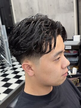 メイン(MENIN) 【Insta@zen__4_4】フェードスタイル[相模大野/町田/眉毛/短髪]
