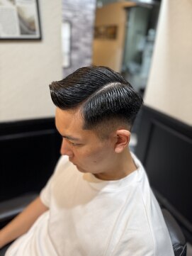 プラウド(PROUD) サイドパート/スキンフェード/田町/七三分け