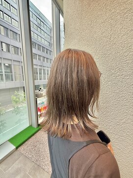 エルサフィロ ヨドヤバシ(el zafiro yodoyabashi) 【el zafiro yodoyabashi】外ハネ×白髪馴染ませスタイル