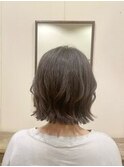 アッシュベージュ x ランダムカールボブ