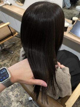 ユッカ 梅田(YUCCA) ミディアム/地毛風カラー/オリーブグレージュ