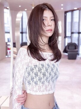 アンスリウム 箕面萱野(Anthurium) ミディアムレイヤー/大人可愛い/髪質改善/シースルーバング