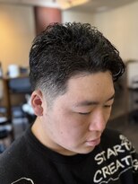 クラッキ ヘアークリエイション(CRAQUE hair creation) クセを活かすウェットアップバング メンズスタイル