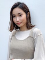 ミィ 表参道(mee.)&nbsp;【mee.】ハセガワヒトシ　軽め外ハネミディアム　青山・表参道