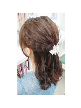ヘアーメイク ティアラ(Hair make Tiara) シンプルハーフアップヘア☆+゜
