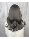 オリーブグレージュ