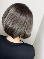 モルニ(MORNI)&nbsp;アッシュグレー_マロンベージュ Aラインボブ かきあげ