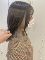 モルニ(MORNI)&nbsp;インナーカラー_マロンベージュ Aラインボブ かきあげ