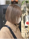 ミルクティーカラーダブルカラーケアブリーチハイトーンボブ