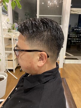 ニコラ(nicola) スキンフェードスタイル