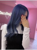 ブルー／暗めカラー／ロング／ストレート／レイヤーカット
