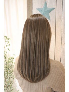 ビューティルーム セブラス(SEVLUS) 白髪も染まってる明るいグレイカラー SEVLUS×読売ランド前