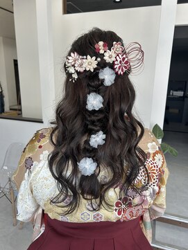 エミュ(emu.) ロングハーフアップアレンジ◎