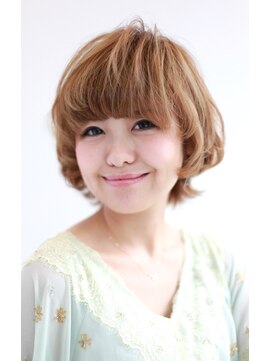 ヘアアンドメイク ドーリー(Hair&Make Dolly) ふんわり外ハネショート