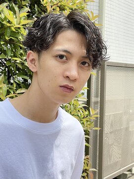 エリマ 調布(elima) センターパート波巻きツイストスパイラルパーマツーブロック