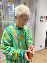 ホワイトベージュ　デザインカラー　ミルクティー　ハイライト