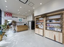 広々とした店内で家族や友人と一緒にお待ちしています♪