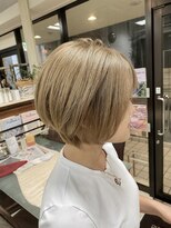 ヌーベルバレ(Nouvelle Vallee)&nbsp;ブランドカラー/ハイトーン/ブリーチ/ショートボブカット