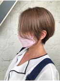 丸みショート/白髪ぼかしハイライト