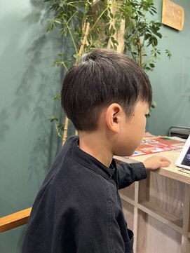 キロット(kilotto) 耳周りすっきりツーブロックでおしゃれに