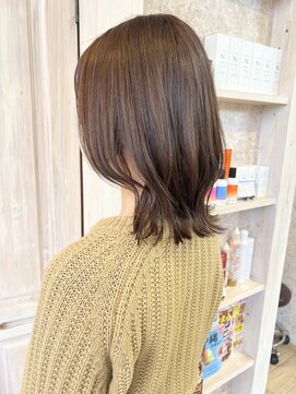 キャアリー(Caary) 福山市Caaryくびれレイヤーカットスタイル顔周りレイヤー20代