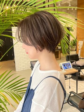 ザシー オモテサンドウ(The C) 20代30代40代ナチュラル大人可愛いレイヤースタイル