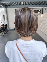 シダ(sida)&nbsp;グラデーションに白髪ぼかしハイライトをプラス♪